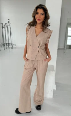 Continue Vest - Lydia - Sand/White Stripe
