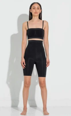 Lykkeland Ateliér Shorts - Shaping Alturra - Black