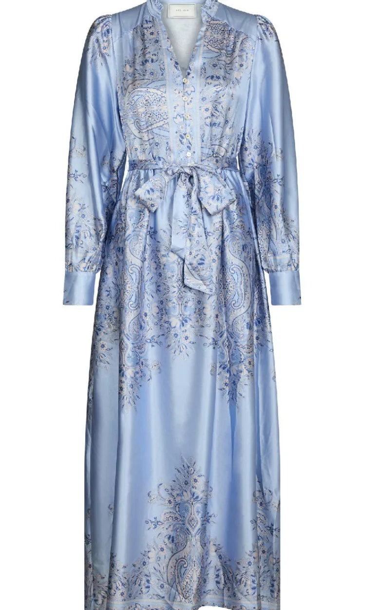 Neo Noir Kjole - Nova Paisley Border - Light Blue