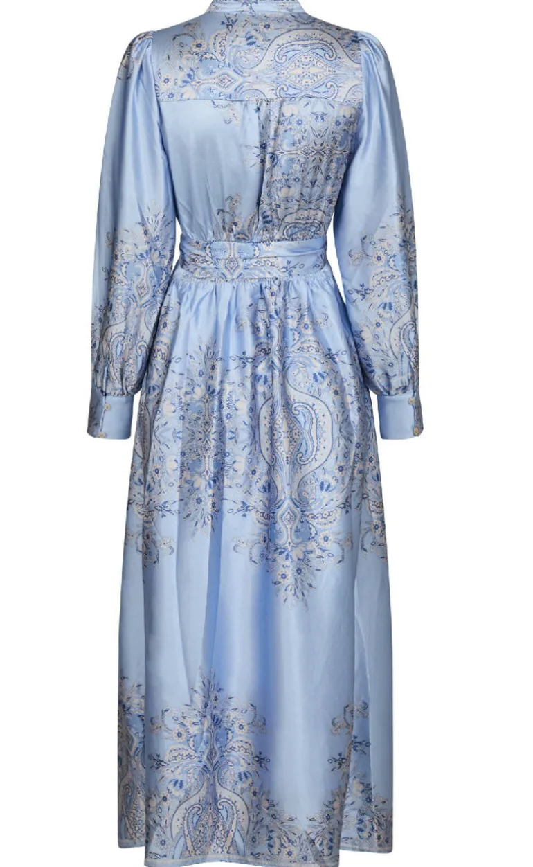 Neo Noir Kjole - Nova Paisley Border - Light Blue