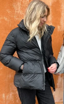 Neo Noir Puffer Jakke - Mayra - Black