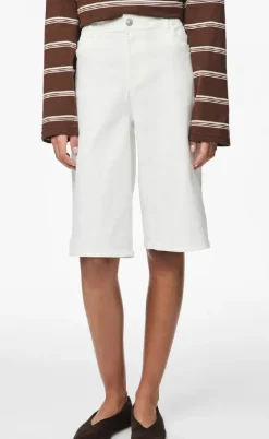 Pieces Shorts - Salume - Bright White