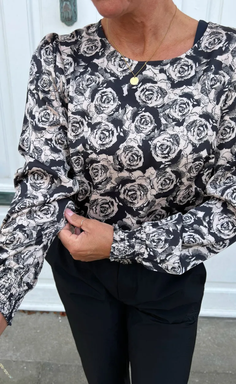 Say INA Copenhagen Bluse - Chili - Black Roses