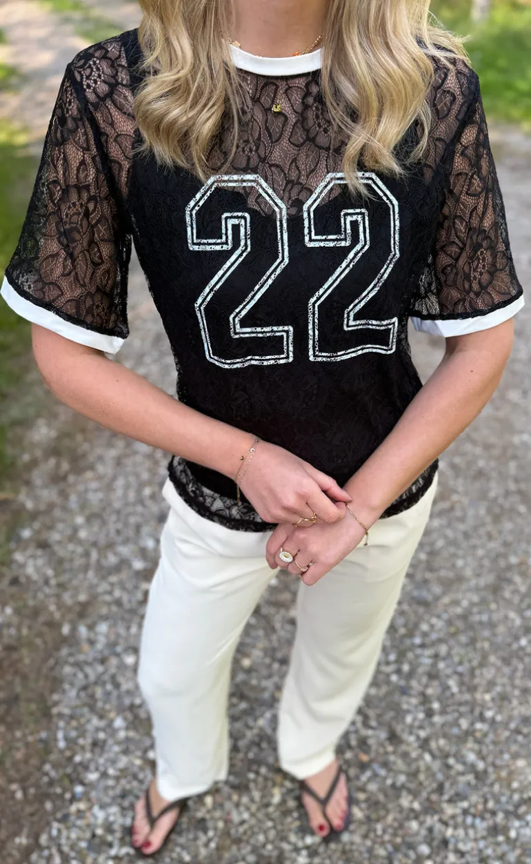 Say INA Copenhagen Bluse - Susanna Football - Black Lace (vendbar)