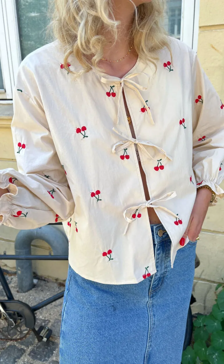 Say INA Copenhagen Bluse - Leonora - Off White W. Cherry