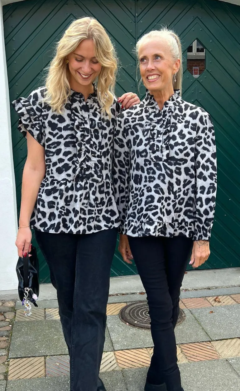 Say INA Copenhagen Bluse - Pia - Grey Leopard