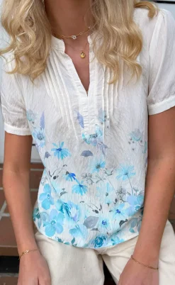 Say INA Copenhagen Bluse - Nina - Off White W. Blue Flowers