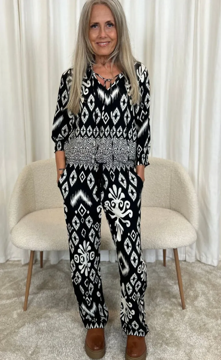 Say INA Copenhagen Bluse - Tora - Black/White Paisley