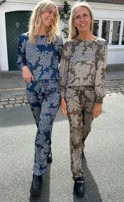 Say INA Copenhagen Bluse - Chili - Dark Brown Flower