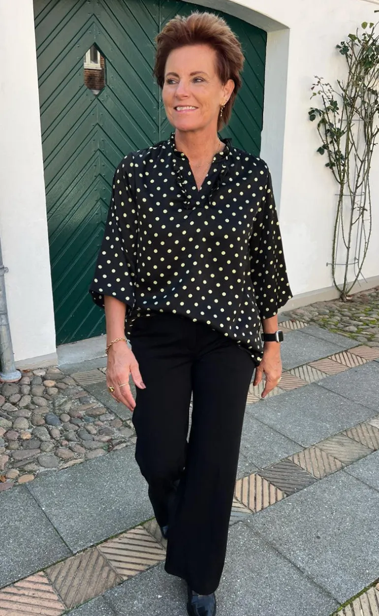 Say INA Copenhagen Bluse - Datia - Black W. Green Dots