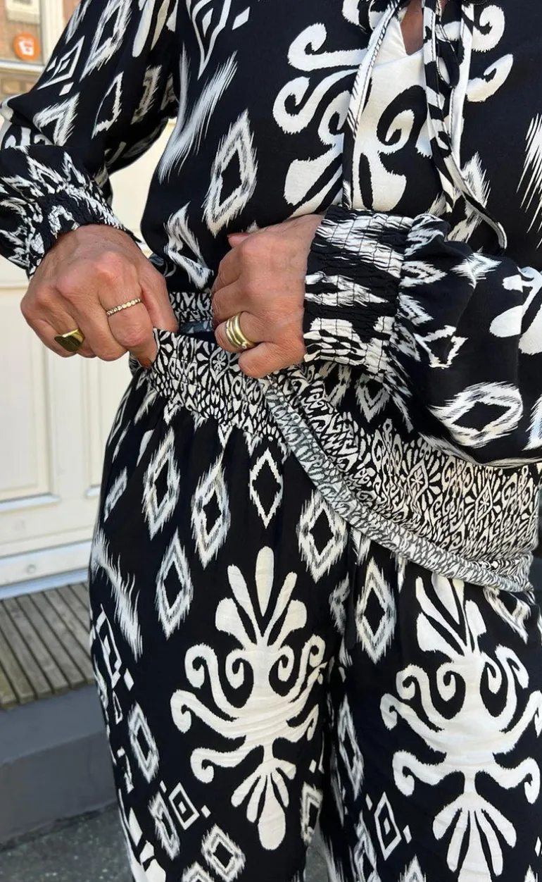 Say INA Copenhagen Bukser - Tora - Black/White Paisley