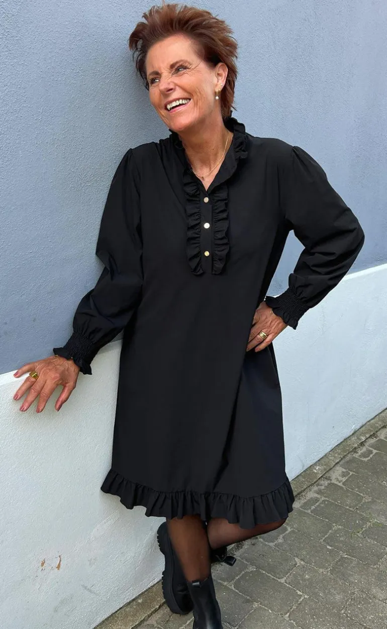 Say INA Copenhagen Kjole - Pia - Black W. Gold Buttons