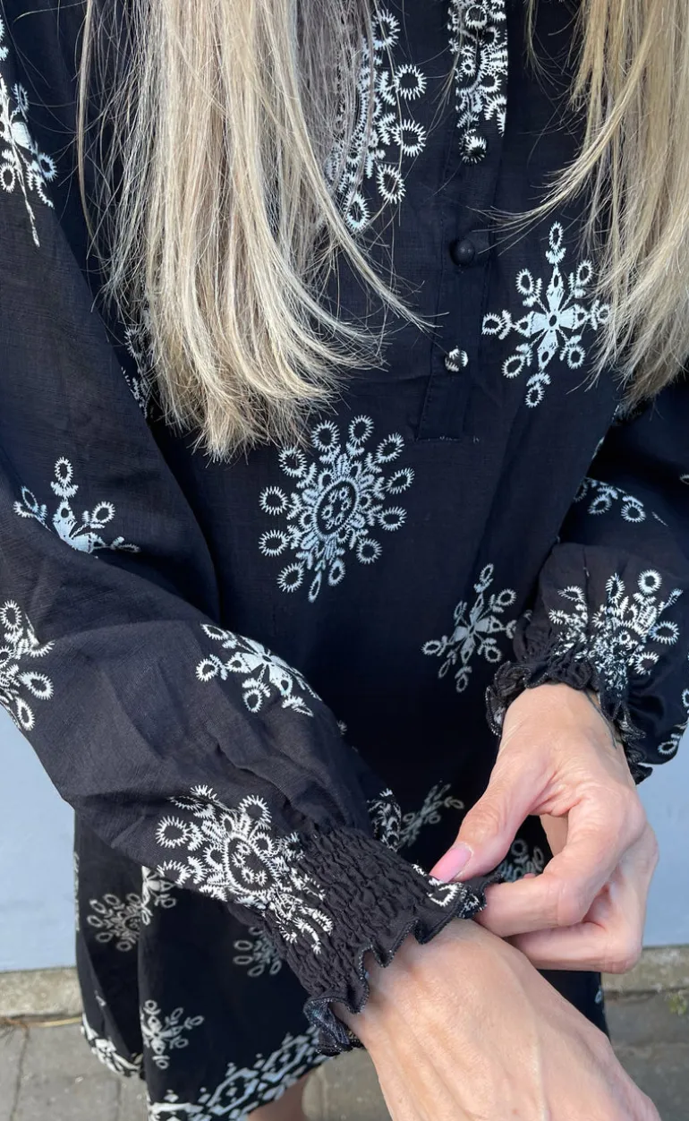 Say INA Copenhagen Kjole - Augusta - Black W. White
