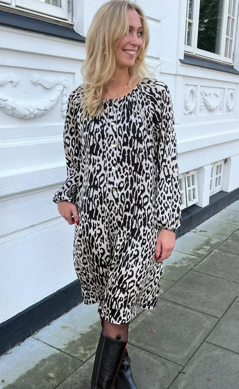 Say INA Copenhagen Kjole - Zanna - White / Black Leopard