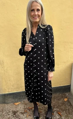 Say INA Copenhagen Kjole - Tiki - Black W. White Dots