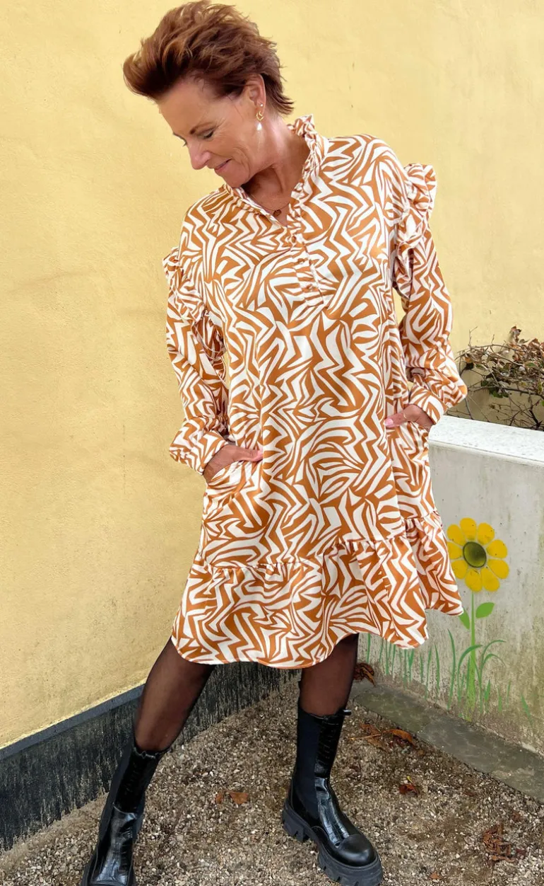 Say INA Copenhagen Kjole - Lisa - Beige/Camel Print