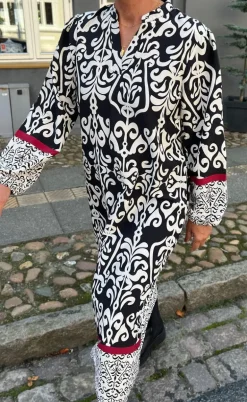 Say INA Copenhagen Kjole - Tia - Black W. White Print