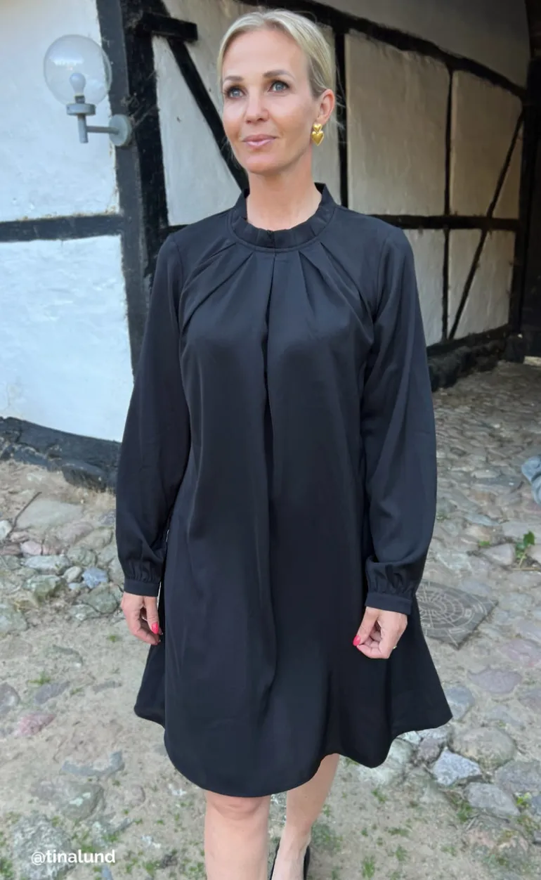Say INA Copenhagen Kjole - Hazel - Black