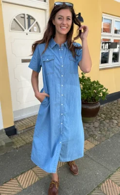 Say INA Copenhagen Kjole - Detia Summer - Light Blue Denim