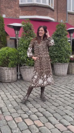 Say INA Copenhagen Kjole - Tilde Long - Leopard W. Embroidery