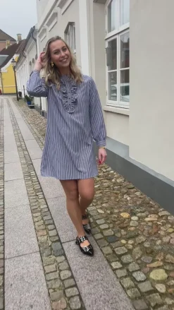 Say INA Copenhagen Kjole - Frederikke - Dark Blue Striped
