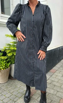 Say INA Copenhagen Kjole - Tiki - Black W. White Stripes