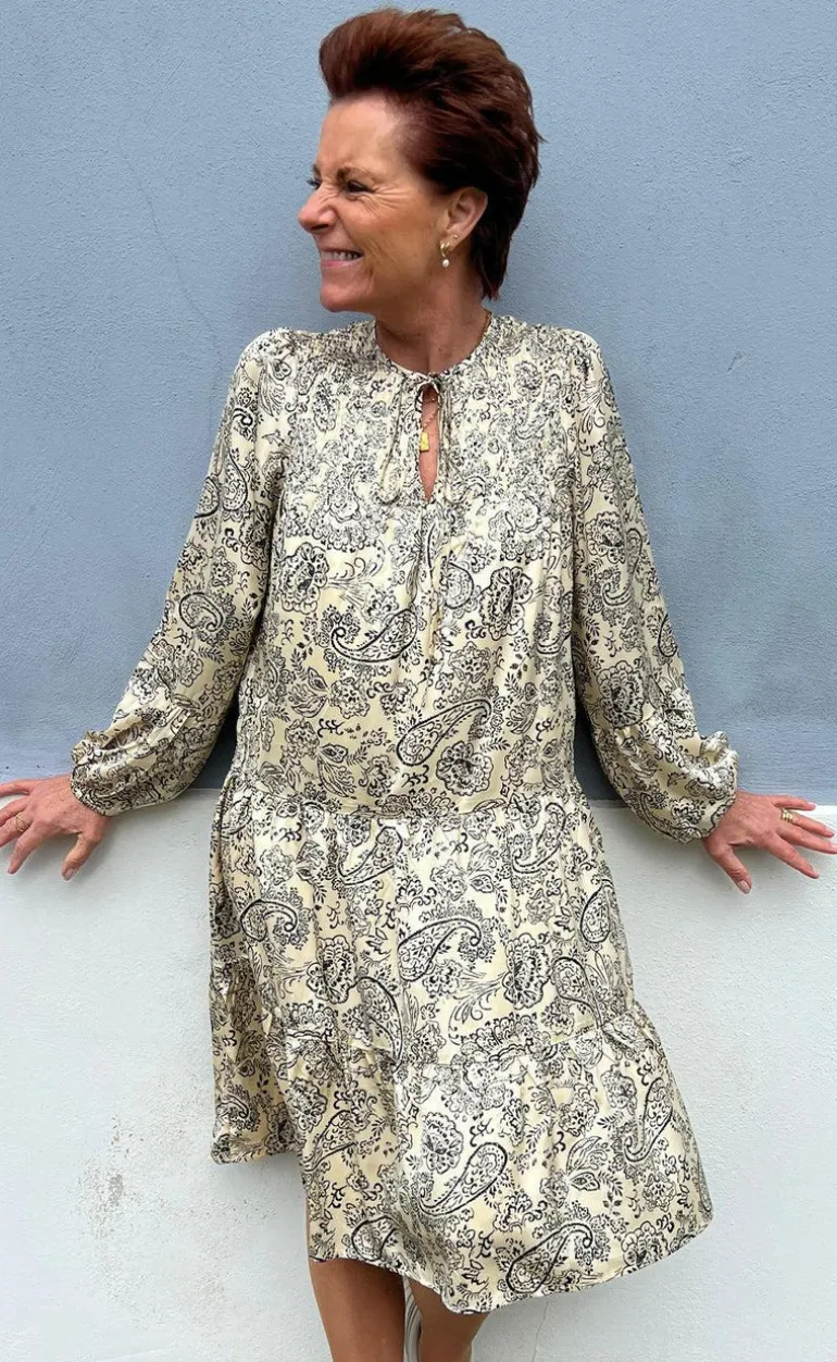 Say INA Copenhagen Kjole - Vanessa - Creme / Black Paisley