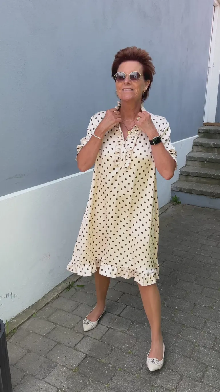 Say INA Copenhagen Kjole - Philine - Beige Dots