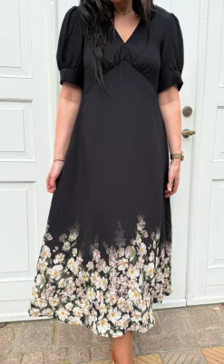 Say INA Copenhagen Kjole - Mirabelle - Black W. Flowers
