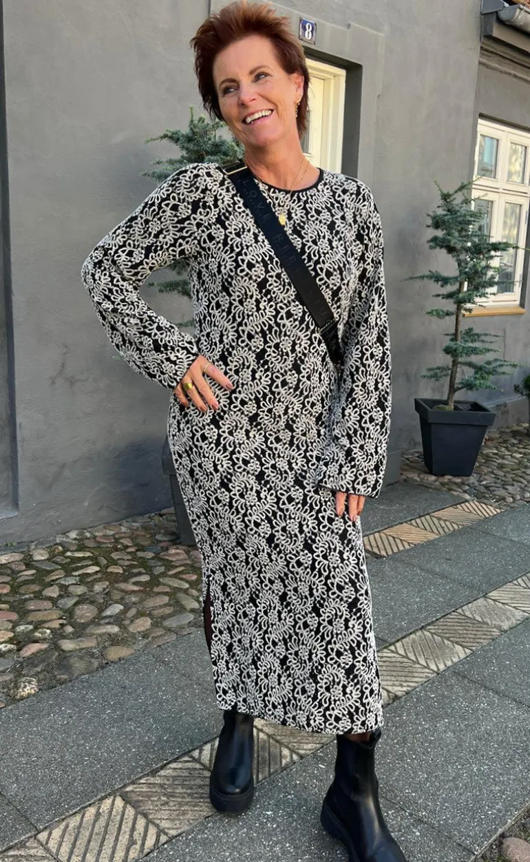 Say INA Copenhagen Kjole - Lanza - Black W. White Paisley