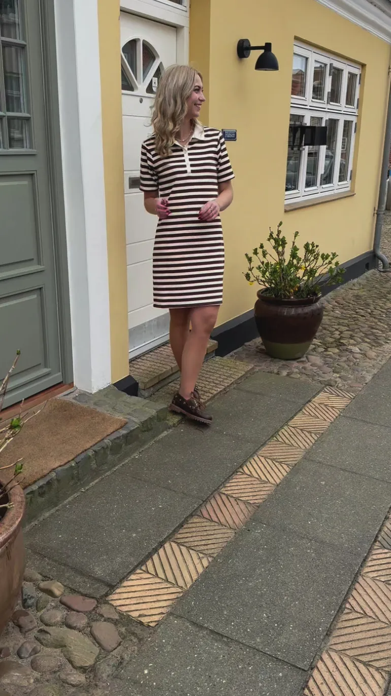 Say INA Copenhagen Polo Kjole - Pamela - Brown Striped