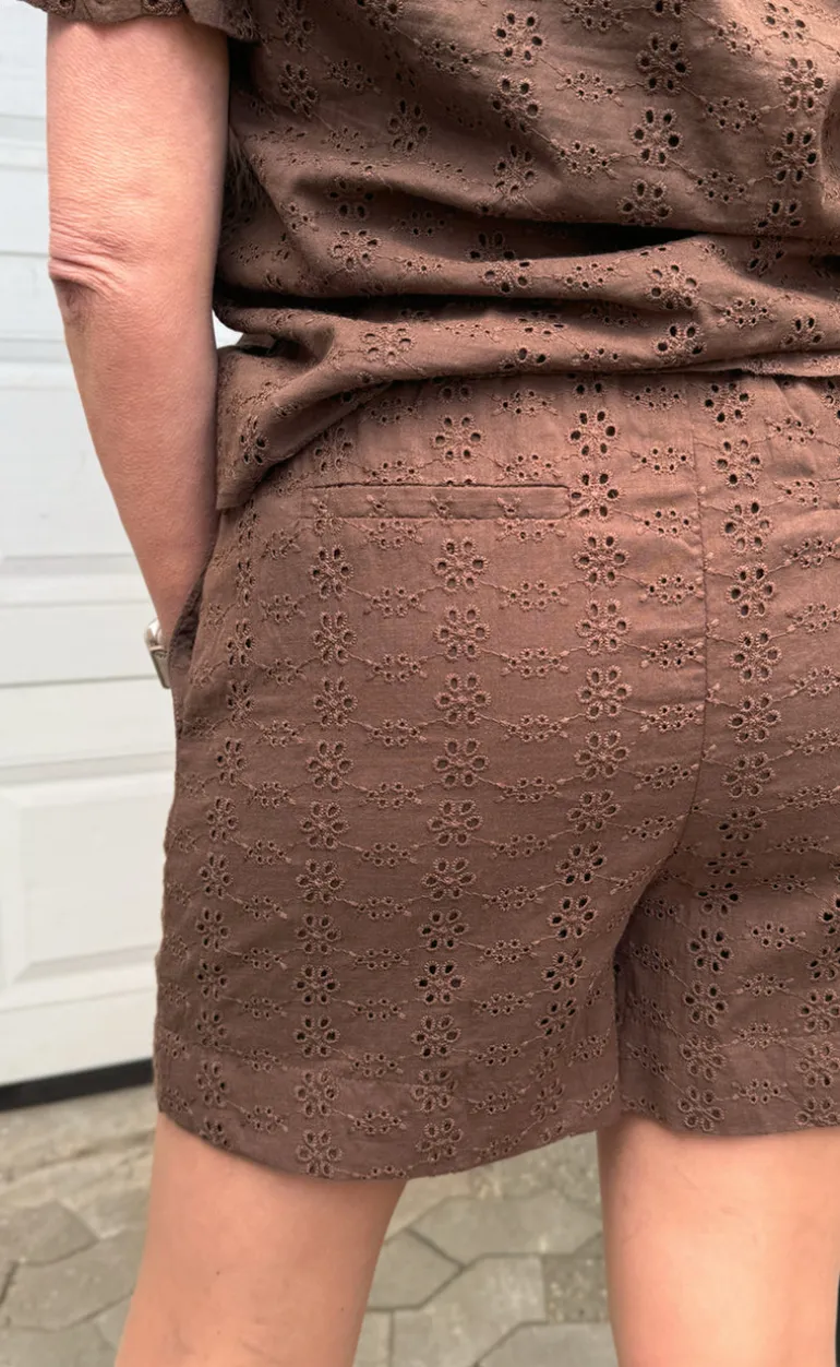 Say INA Copenhagen Shorts - Catja - Mocca Broderie Anglaise