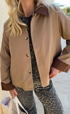 Say INA Copenhagen Trenchcoat / Jakke - Caroline Contrast - Camel / Brown