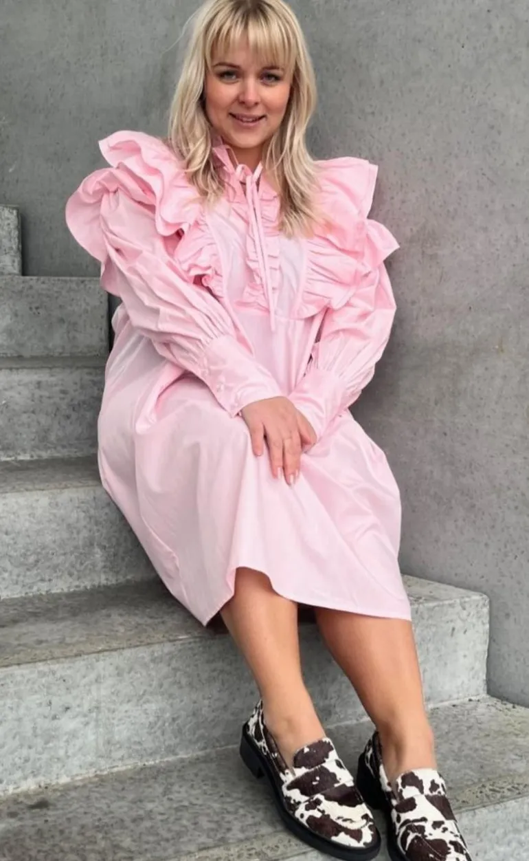 Stories From The Atelier Kjole - My Loving One - Pink