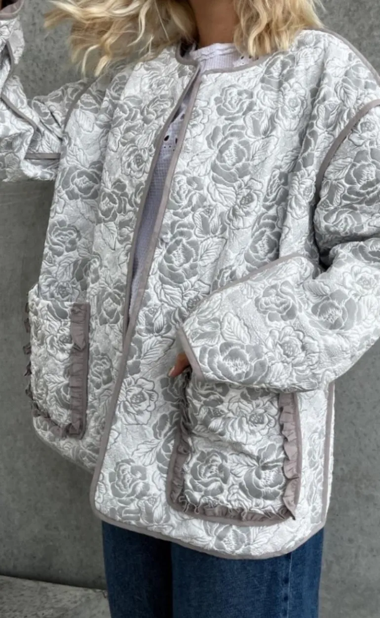 Stories From The Atelier Jakke - For Keep - Grey