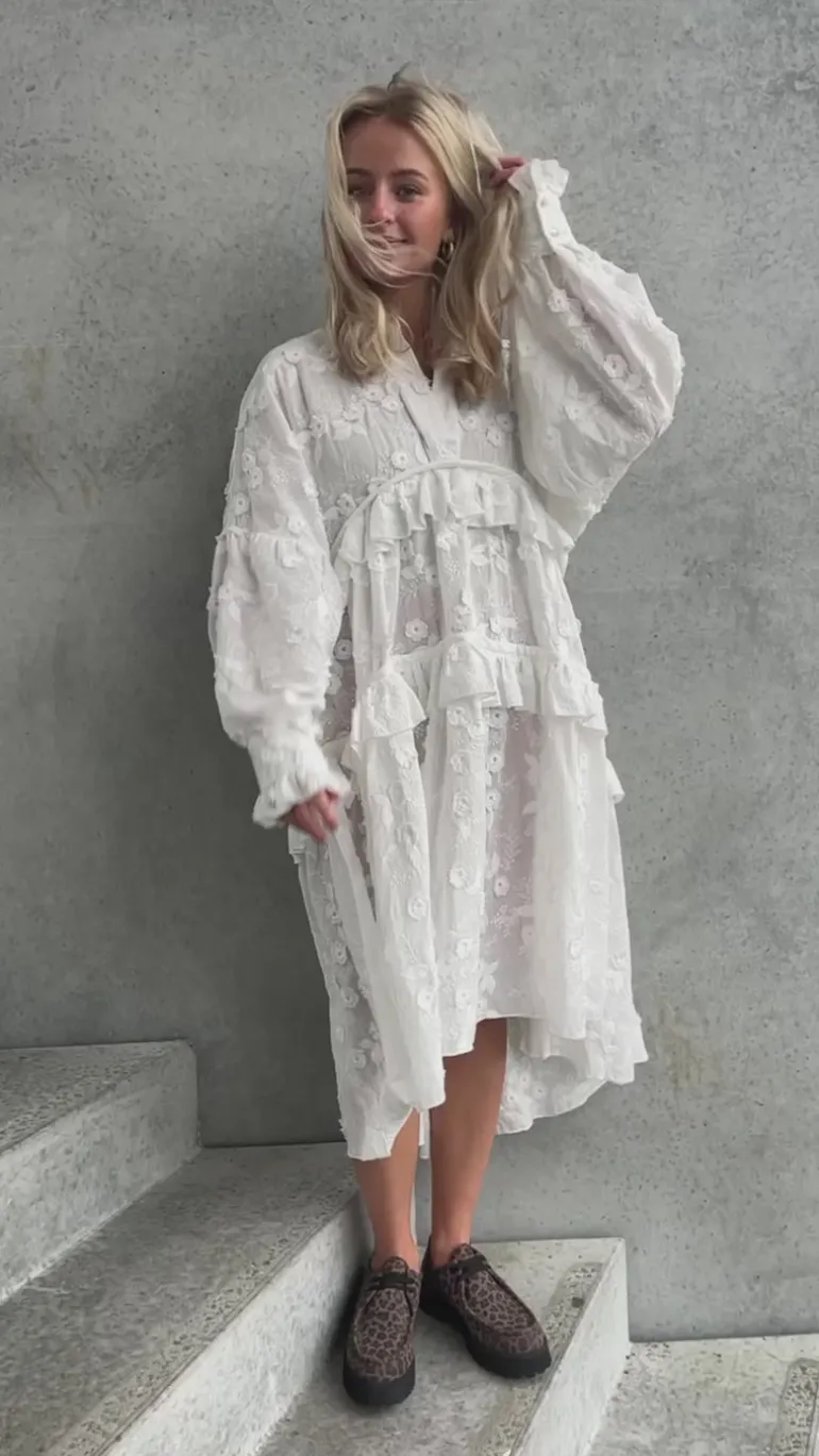 Stories From The Atelier Kjole - Your Heart - White