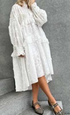 Stories From The Atelier Kjole - Your Heart - White