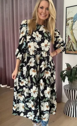 VILA Kjole - Pay - Black w. flowers